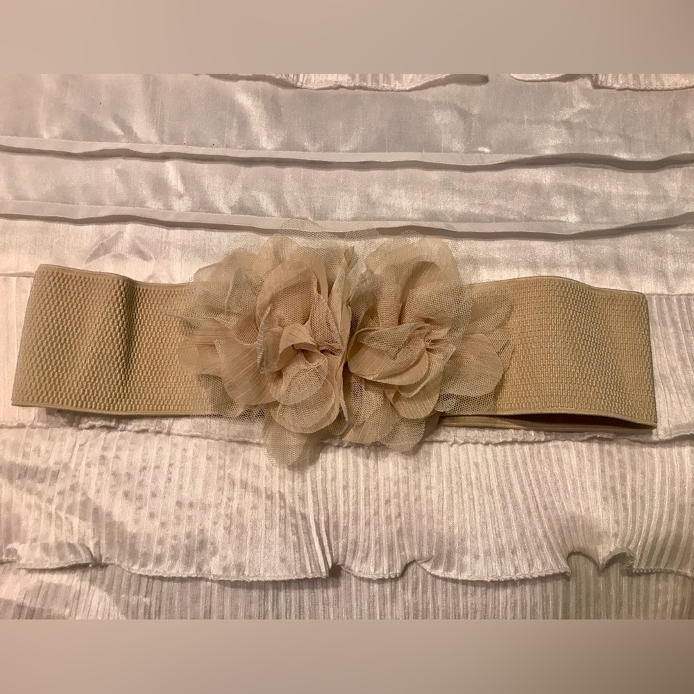 BEIGE CHIFFON FLOWER WAIST BELT